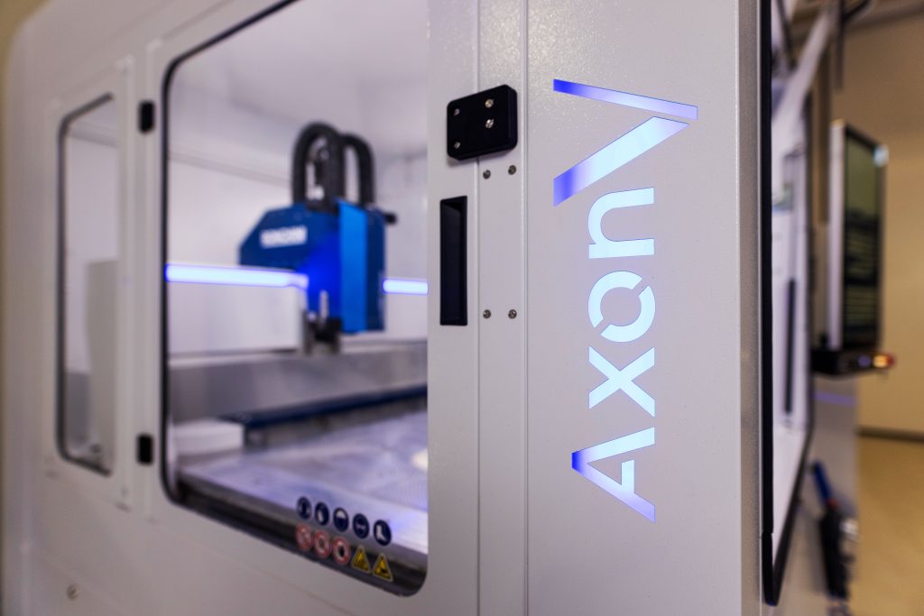 AxonV – Fast and precise compact CNC milling machine